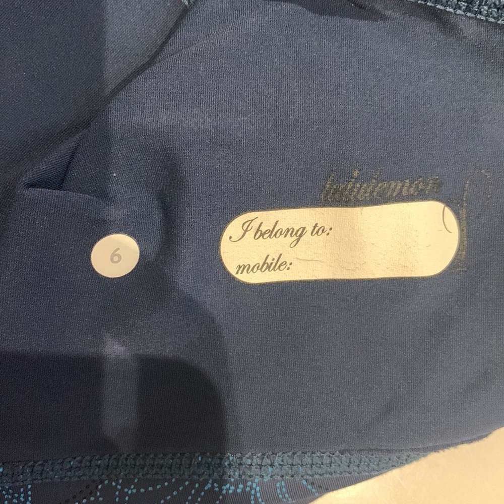 Lululemon top - Picture 3 of 3